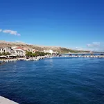 Πανσιόν Oceanus Deny Pag Town