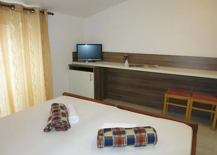 Πανσιόν Oceanus Deny Pag Town