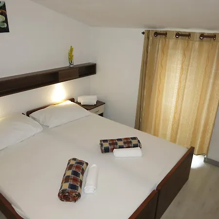 Oceanus Deny Vendégház Pag Town