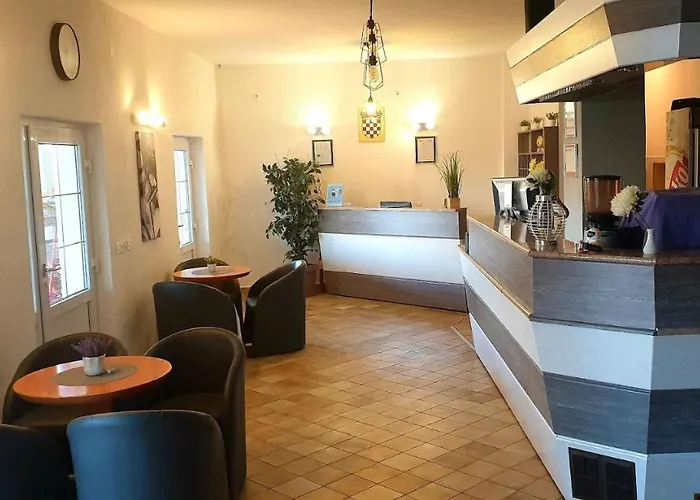 Гостевой дом Oceanus Deny 2*