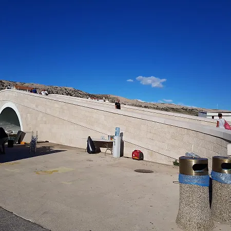 Pensión Oceanus Deny